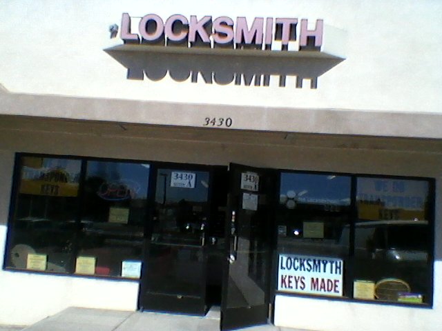 Moss Locksmithing logo